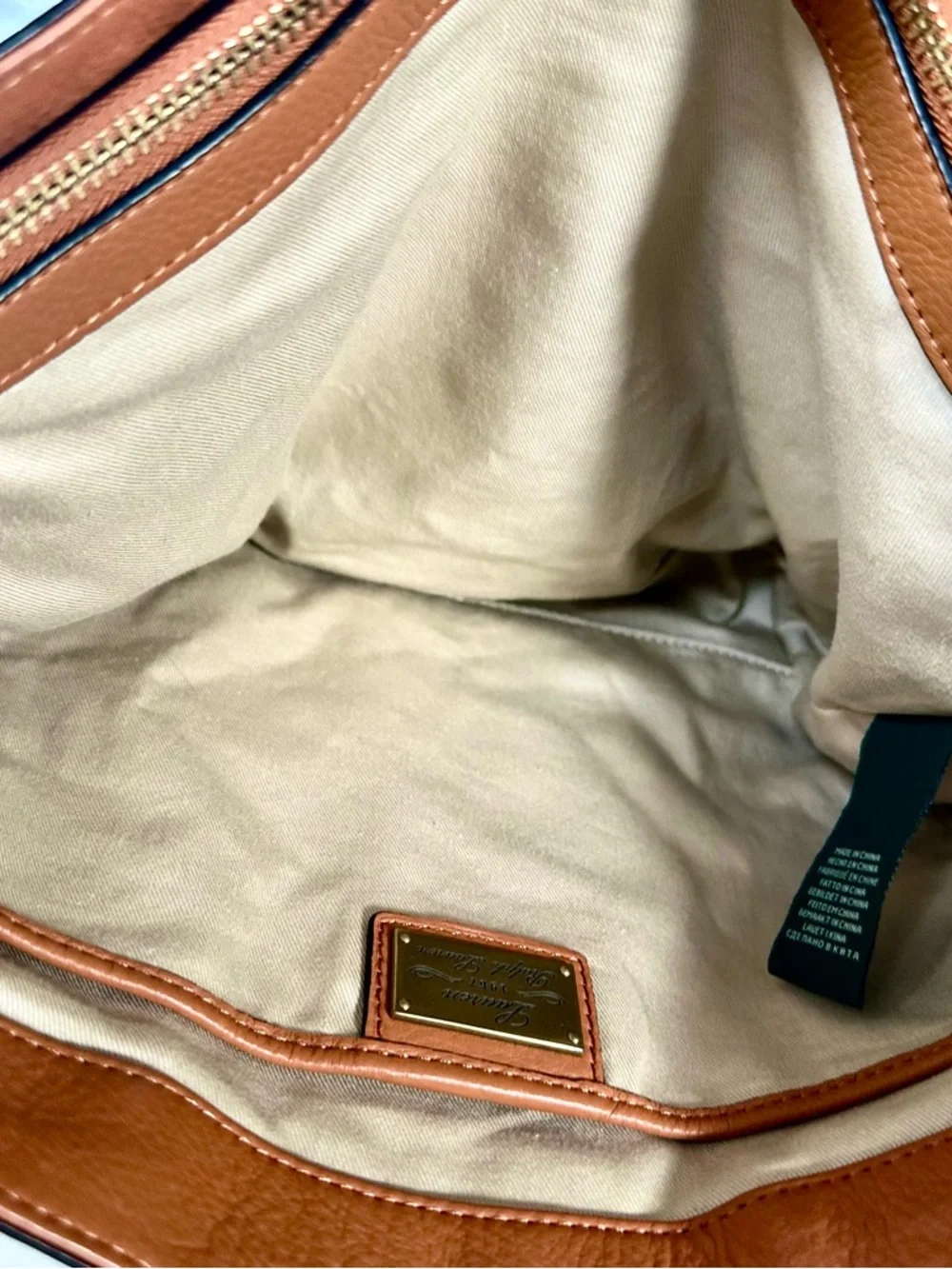 Ralph Lauren Women’s Heritage Logo
Cognac Tote Satchel Bag - Picture 11 of 15